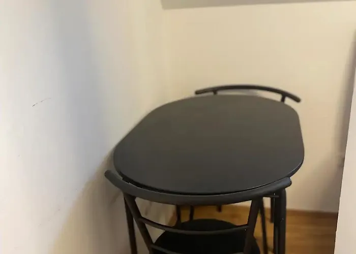 Privat bolig Perfect For 2 - 8 Min 2 Downtown *